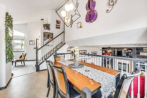 Music-themed Fountain Home w/ Fireplace & Yard!