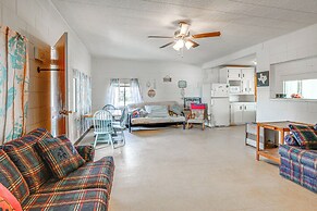 Waterfront Blackwell Cottage w/ Patio & Fire Pit!