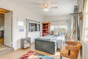 Waterfront Blackwell Cottage w/ Patio & Fire Pit!