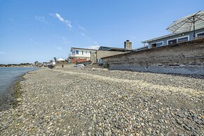 Oceanfront Cottage w/ Patio & Views in Birch Bay!