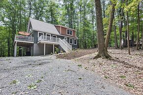 Treasure Lake Home w/ Deck: Walk to Bimini Lake!