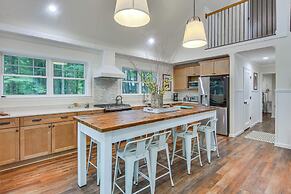 Treasure Lake Home w/ Deck: Walk to Bimini Lake!