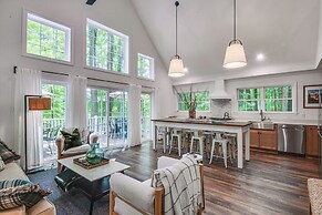 Treasure Lake Home w/ Deck: Walk to Bimini Lake!