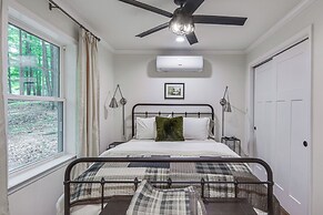 Treasure Lake Home w/ Deck: Walk to Bimini Lake!