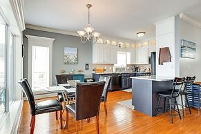 Waterfront Bliss: Wheeler Lake Retreat w/ Dock!