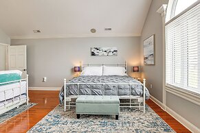 Waterfront Bliss: Wheeler Lake Retreat w/ Dock!