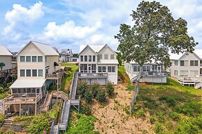 Waterfront Bliss: Wheeler Lake Retreat w/ Dock!