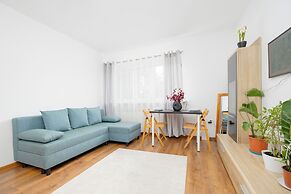 Apartment Business Center by Renters