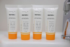 Apartment Business Center by Renters