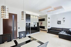 Villa Park by Baltic Home