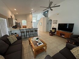 Julliard Villa 4 Bedroom Home by RedAwning