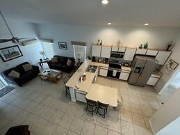 Julliard Villa 4 Bedroom Home by RedAwning