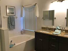 Julliard Villa 4 Bedroom Home by RedAwning