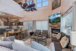 Abide 3 Bedroom Cabin by RedAwning