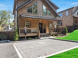 Abide 3 Bedroom Cabin by RedAwning