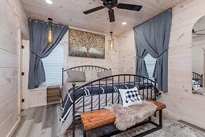 Abide 3 Bedroom Cabin by RedAwning