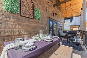 Abide 3 Bedroom Cabin by RedAwning