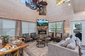 Abide 3 Bedroom Cabin by RedAwning