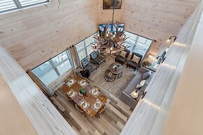 Abide 3 Bedroom Cabin by RedAwning