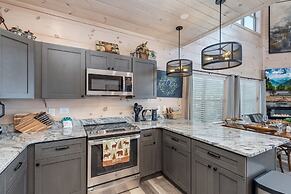 Abide 3 Bedroom Cabin by RedAwning