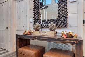 Abide 3 Bedroom Cabin by RedAwning