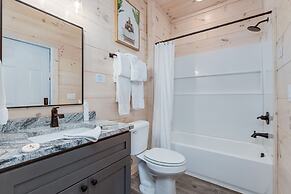 Abide 3 Bedroom Cabin by RedAwning