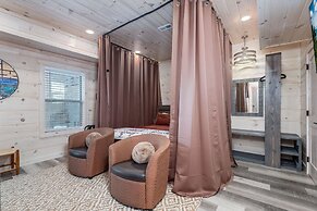 Abide 3 Bedroom Cabin by RedAwning