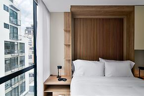 w Prestigious Loft in the Heart of Santa Barbara