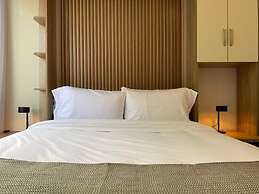 w Prestigious Loft in the Heart of Santa Barbara