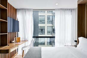 w Prestigious Loft in the Heart of Santa Barbara