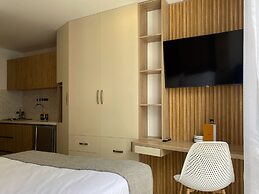 w Prestigious Loft in the Heart of Santa Barbara