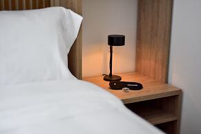 w Prestigious Loft in the Heart of Santa Barbara