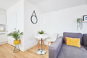 Host Stay Sunnyside Studio