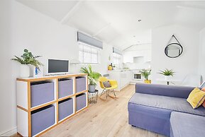 Host Stay Sunnyside Studio