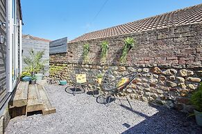 Host Stay Sunnyside Studio