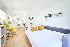 Host Stay Sunnyside Studio