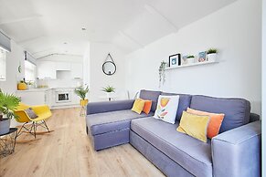 Host Stay Sunnyside Studio