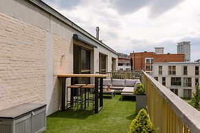 Modern Apartment With Large Terrace