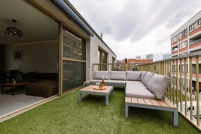 Modern Apartment With Large Terrace