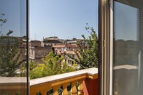 Rampa Brancaleone Charming Apartment With View