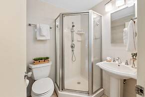 International Colony Club 16