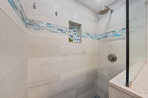 International Colony Club 16