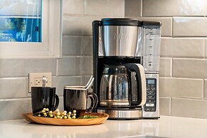 International Colony Club 16