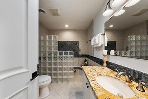 International Colony Club 18