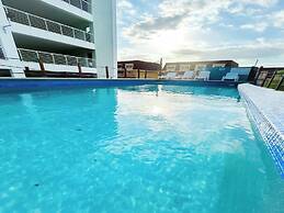City View New Kingston Apartment w/ Pool