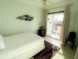 City View New Kingston Apartment w/ Pool