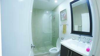 City View New Kingston Apartment w/ Pool