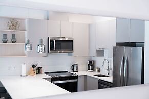 Rustic Retreat by Revelstoke Vacations