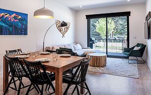 Rustic Retreat by Revelstoke Vacations