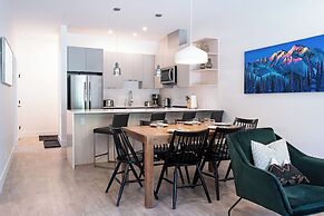 Rustic Retreat by Revelstoke Vacations